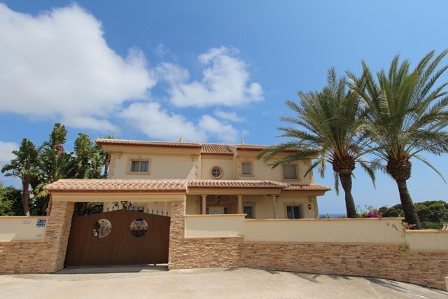 Villa de 4 dormitorios en Benissa, Spain No. 291087