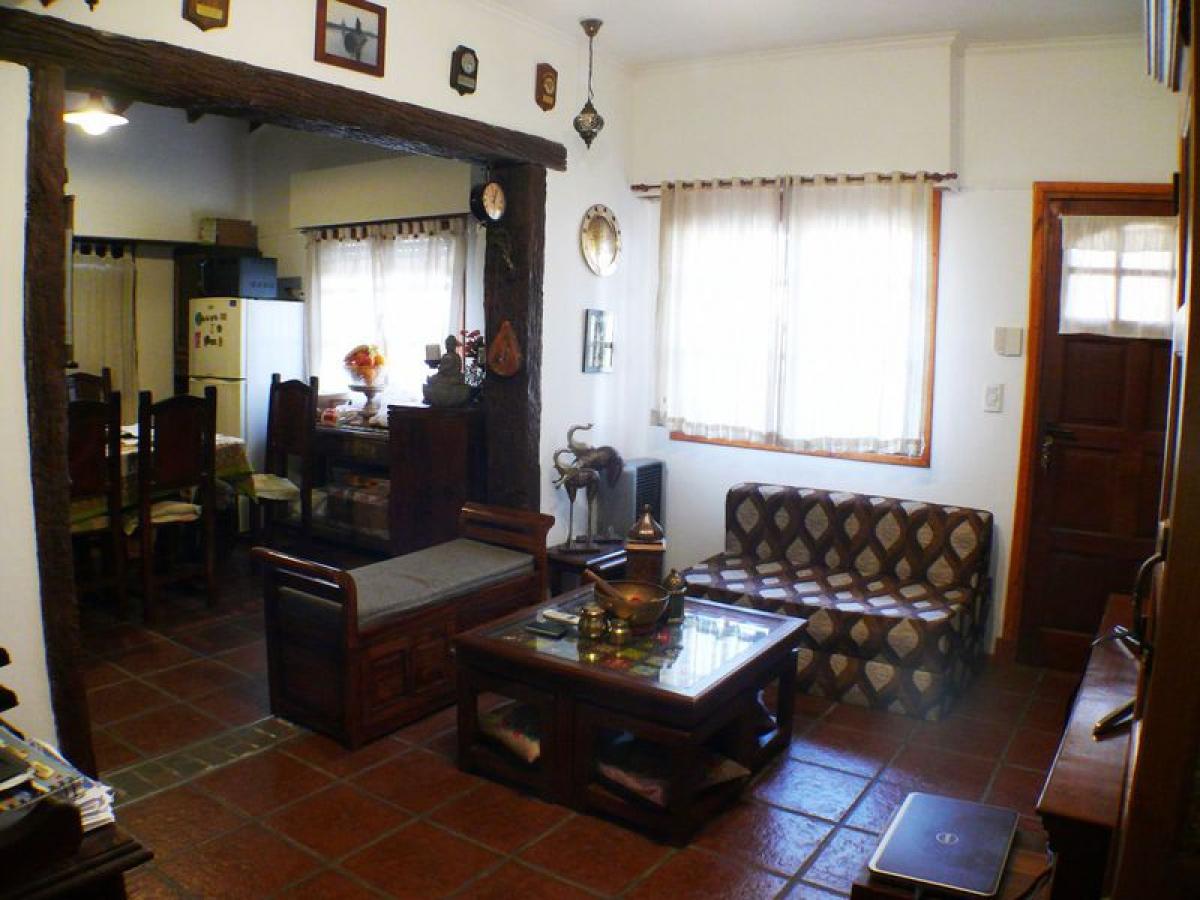 3 bedrooms House in Mar del Plata, Argentina No. 77154