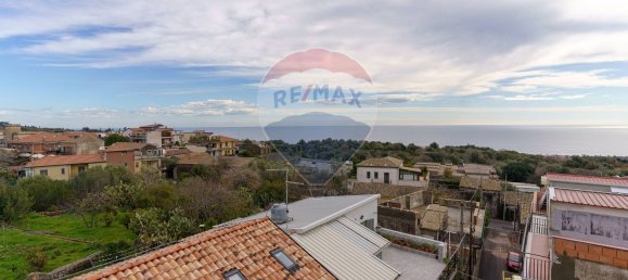 3 rooms Apartment in Aci Castello, Italy No. 66469 3