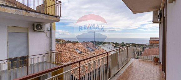 3 rooms Apartment in Aci Castello, Italy No. 66469 5