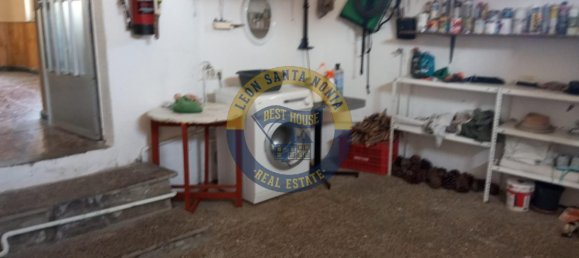 3 bedrooms House in Garrafe de Torio, Spain No. 109618 2