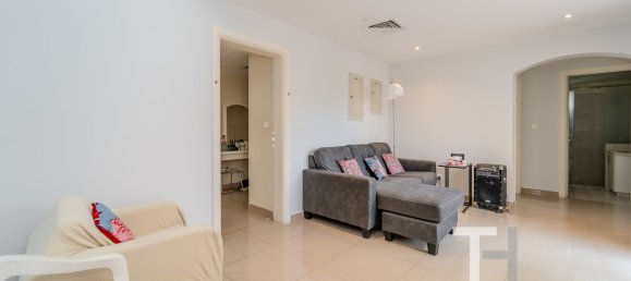 5 bedrooms Villa in Meadows, UAE No. 28471 12