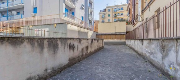 5 rooms Commercial property in Rome, Italy No. 301553 9