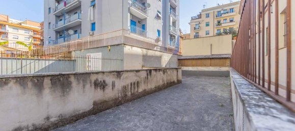 5 rooms Commercial property in Rome, Italy No. 301553 2