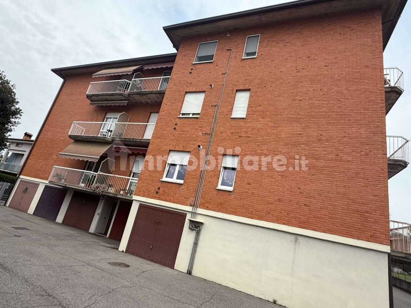 Apartamento de 2 dormitorios en Mapello, Italy No. 301933