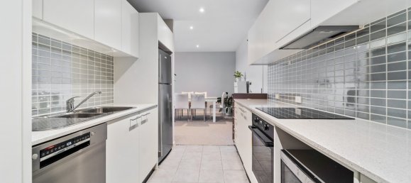 1 bedroom Apartment in Phillip, Australia No. 726 2