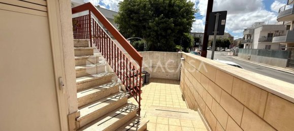 3-salle Maison à Valenzano, Italy No. 257785 6