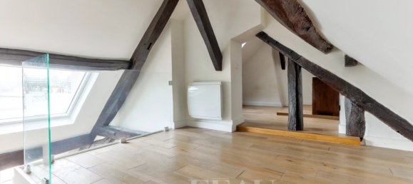 1 bedroom Duplex in Paris, France No. 184107 4