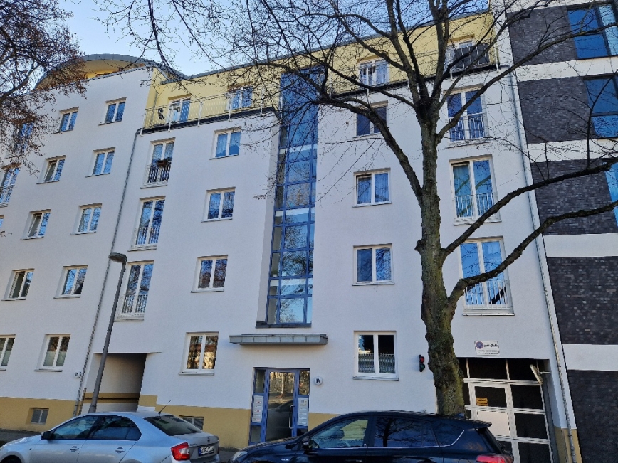 Квартира с 2 спальнями в Кройцберг, Германия № 109894