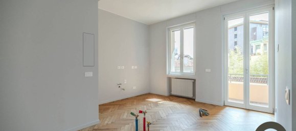 3 bedrooms Apartment in Milan, Italy No. 380903 8
