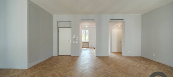 3 bedrooms Apartment in Milan, Italy No. 380903 3