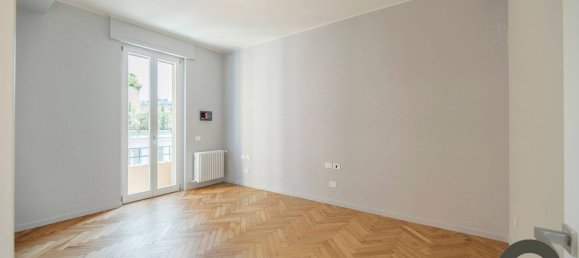 3 bedrooms Apartment in Milan, Italy No. 380903 25