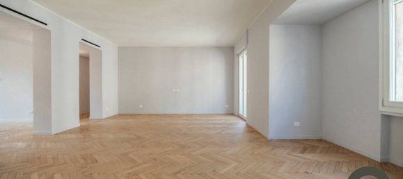 3 bedrooms Apartment in Milan, Italy No. 380903 6
