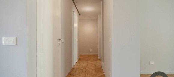 3 bedrooms Apartment in Milan, Italy No. 380903 11