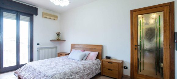 2-salle Appartement à Settala, Italy No. 92655 16