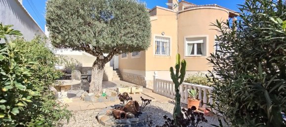 4 chambres Villa à Villamartin, Spain No. 12247 2