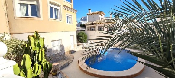 4 chambres Villa à Villamartin, Spain No. 12247 3