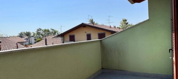 3 rooms House in Terno d'Isola, Italy No. 338628 32