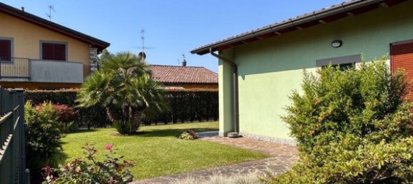 3 rooms House in Terno d'Isola, Italy No. 338628 5