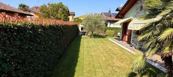 3 rooms House in Terno d'Isola, Italy No. 338628 2