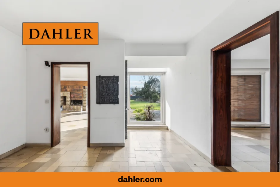 5 rooms Building in Monchengladbach, Germany No. 107516