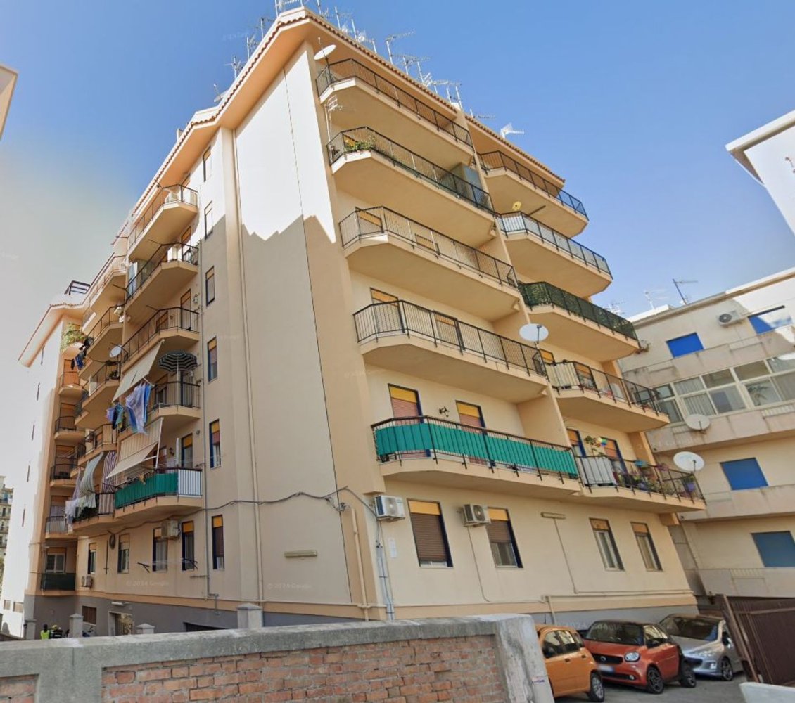 Apartamento de 3 habitaciónes en Messina, Italy No. 82040