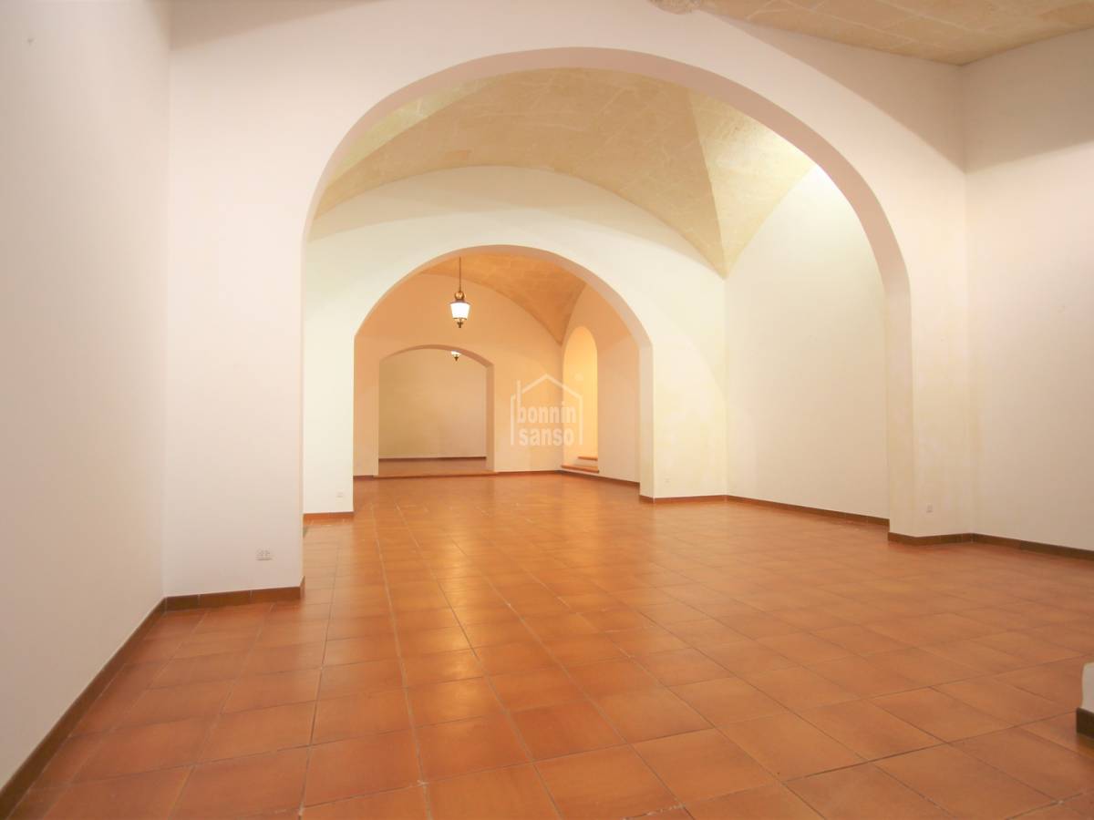 Propiedad comercial en Ciutadella De Menorca, Spain 244 m² No. 3957