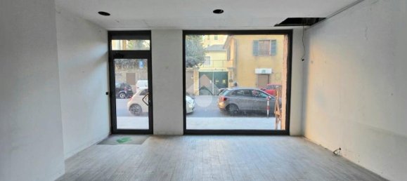 2 rooms Commercial property in Genoa, Italy No. 42409 4