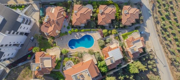 Appartement 4+1 à Kargicak, Turkey No. 17832 9