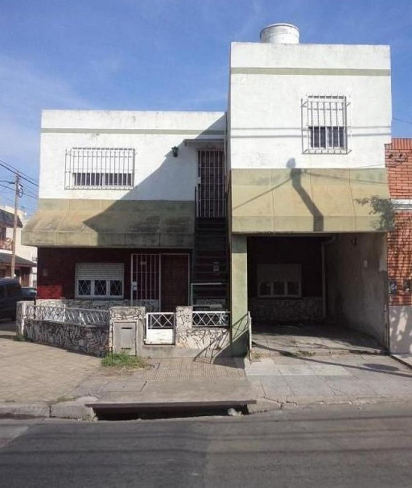 2 bedrooms House in Tres de Febrero, Argentina No. 4604