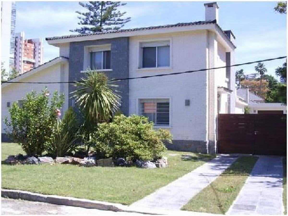4 bedrooms House in Maldonado, Uruguay No. 1914