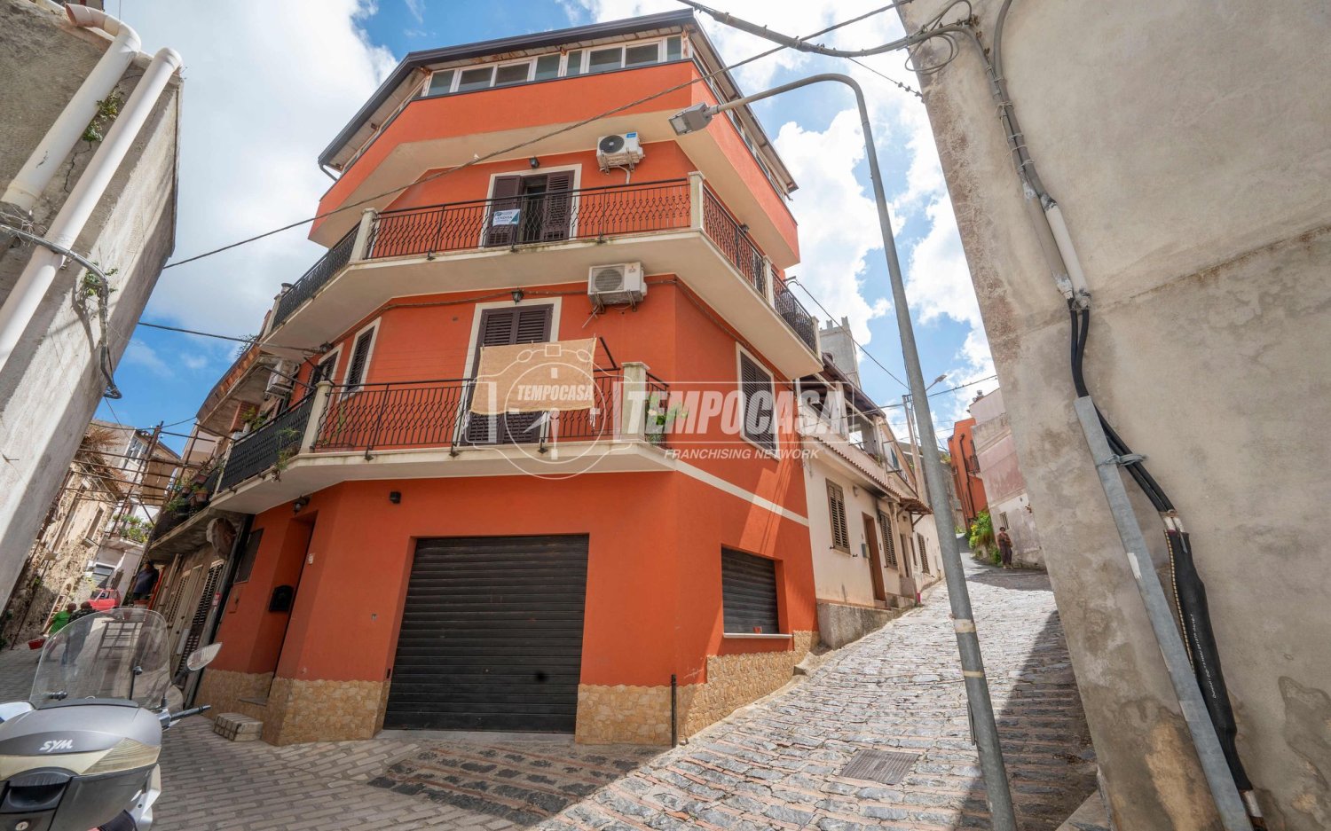 2 bedrooms Apartment in Messina, Italy No. 378230