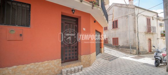 Квартира с 2 спальнями в Мессина, Италия № 378230 10