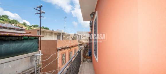 Квартира с 2 спальнями в Мессина, Италия № 378230 14