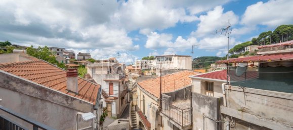 Квартира с 2 спальнями в Мессина, Италия № 378230 13