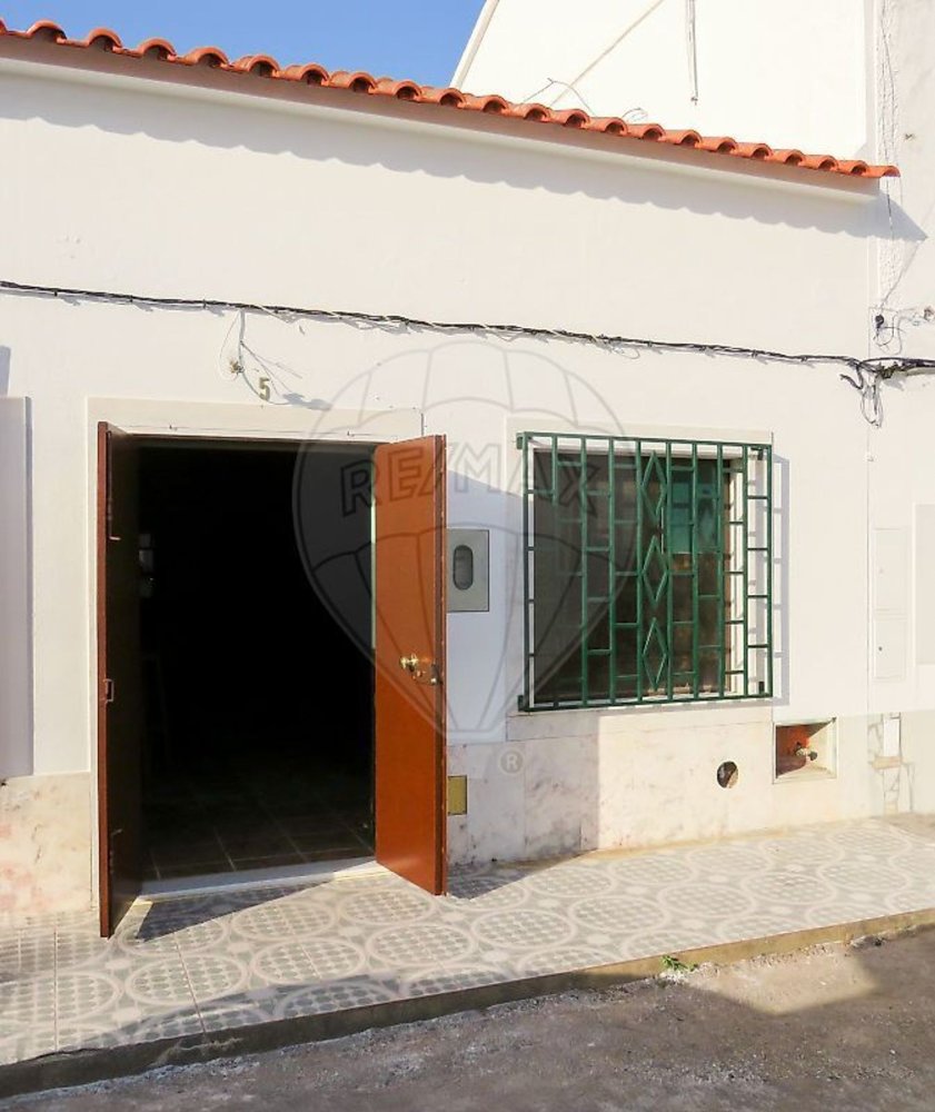 55m² Warehouse in Estremoz, Portugal No. 89188