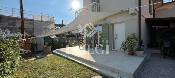 4 bedrooms Villa in Pietrasanta, Italy No. 201380 2
