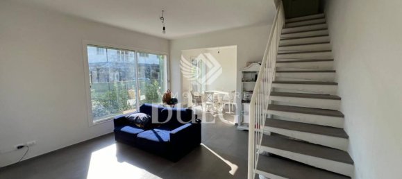 4 bedrooms Villa in Pietrasanta, Italy No. 201380 3