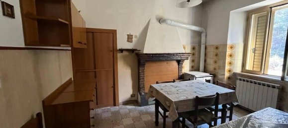 3-salle Maison à Spoleto, Italy No. 171387 3