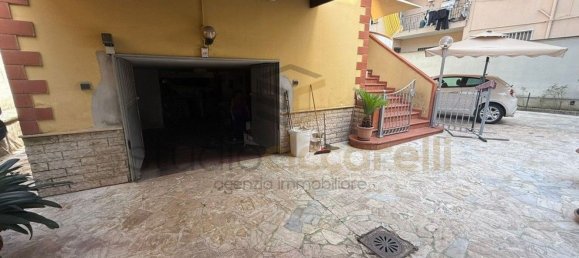 4 bedrooms Villa in Villaricca, Italy No. 315575 4