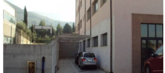 144m² Office in Trevi, Italy No. 44798 4