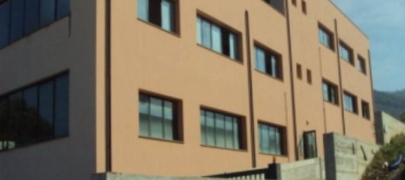 144m² Office in Trevi, Italy No. 44798 5