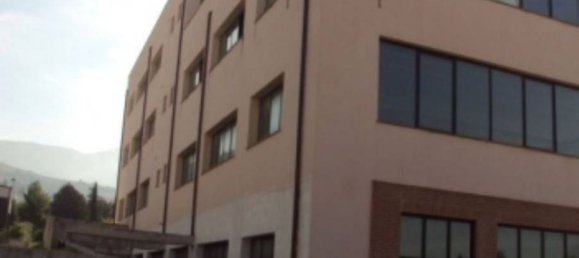 144m² Office in Trevi, Italy No. 44798 6