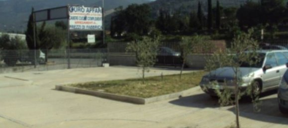 144m² Office in Trevi, Italy No. 44798 2