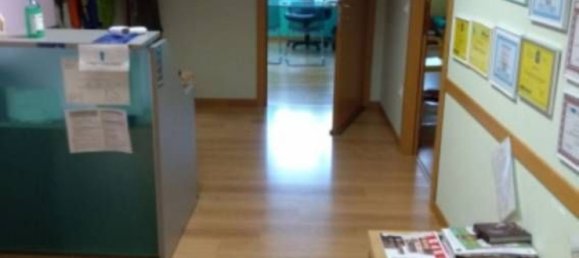 144m² Office in Trevi, Italy No. 44798 7