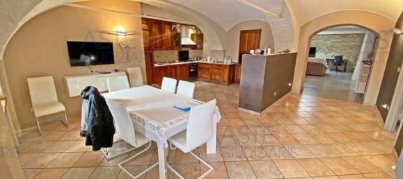 3 Schlafzimmer Villa in Bra, Italy, Nr. 350150 11