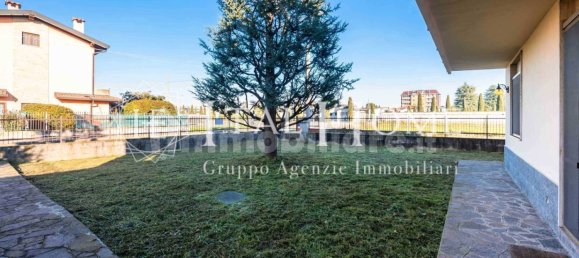 5 bedrooms Villa in Pontirolo Nuovo, Italy No. 275279 6