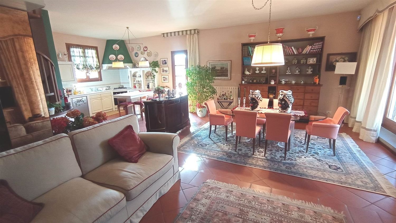 9 rooms Villa in Pistoia, Italy No. 220515