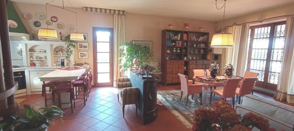 9 rooms Villa in Pistoia, Italy No. 220515 3