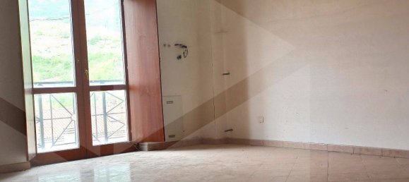 Casa de 5 divisões em Castel di Sangro, Italy N.º 17547 17